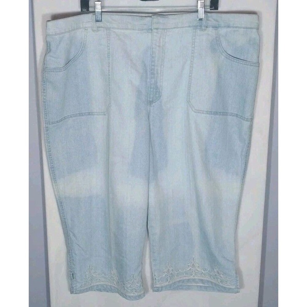 Gloria Vanderbilt 24W High Rise Capri Blue Jeans Embroidered Hem Side Slits